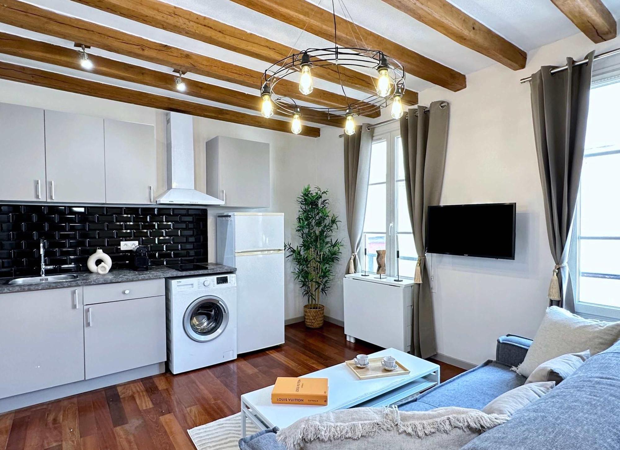 Eiffel Tower Gem Stylish & Unique Appartement